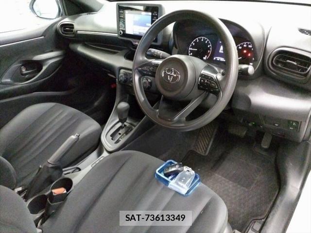 Toyota YARIS 2023-08 8753817-2