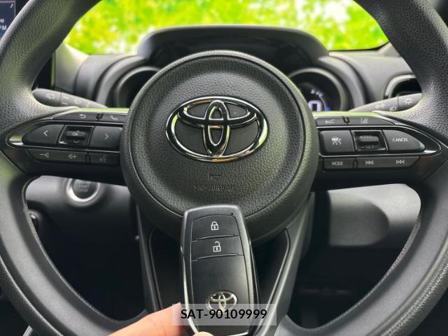 Toyota YARIS 2023-09 8754375-12