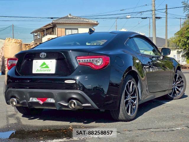 Toyota 86 2017-02 8769947-1