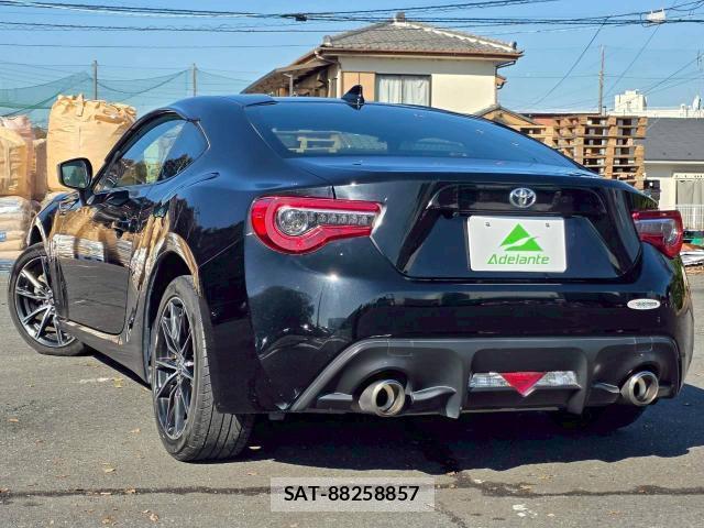 Toyota 86 2017-02 8769947-3