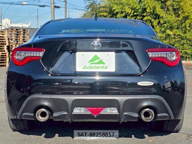 Toyota 86 2017-02 8769947-7