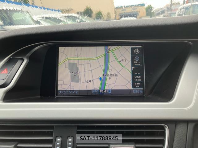 Audi A4 2011-12 8769078-15