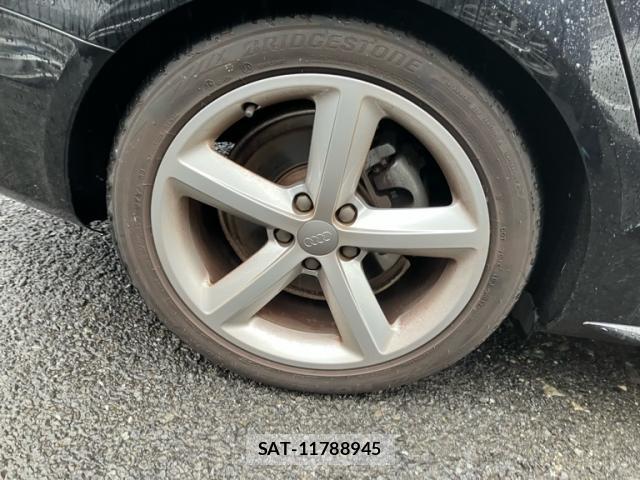 Audi A4 2011-12 8769078-3