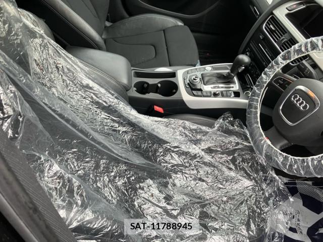 Audi A4 2011-12 8769078-8