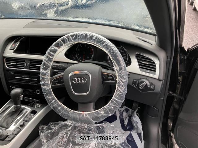 Audi A4 2011-12 8769078-9