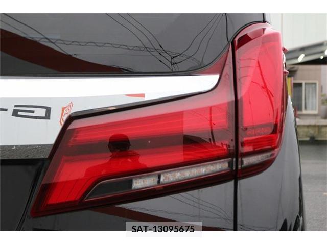 Toyota ALPHARD 2021-08 8769032-12