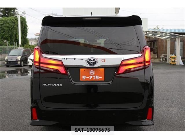 Toyota ALPHARD 2021-08 8769032-9