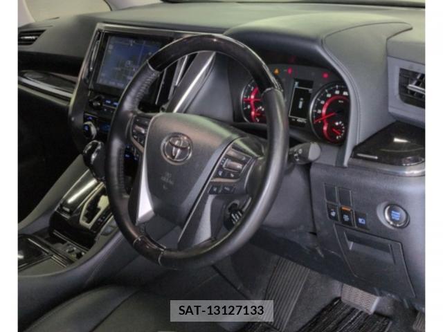 Toyota ALPHARD 2022-10 8769906-2