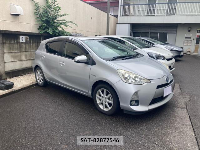 Toyota AQUA 2014-01 8768787-1
