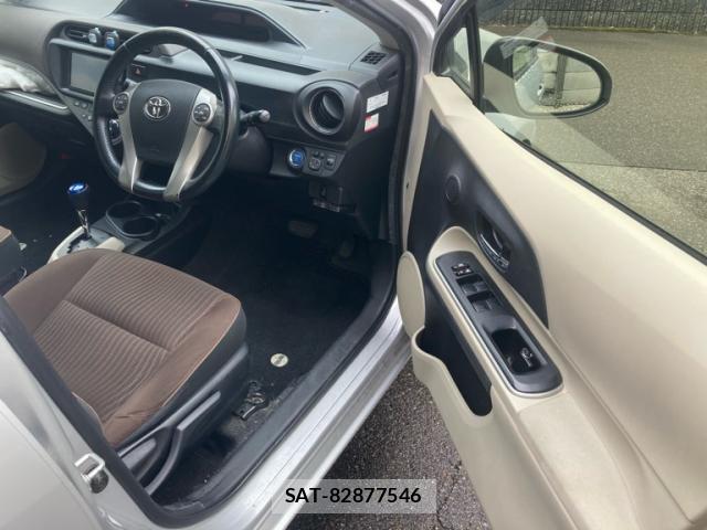 Toyota AQUA 2014-01 8768787-10