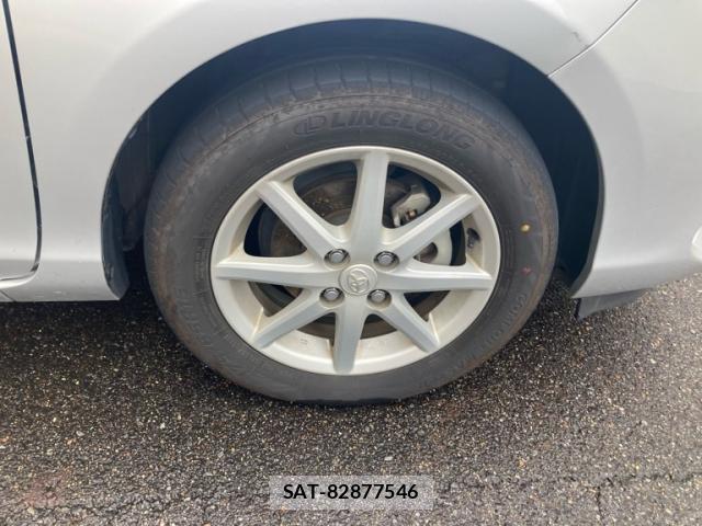 Toyota AQUA 2014-01 8768787-12