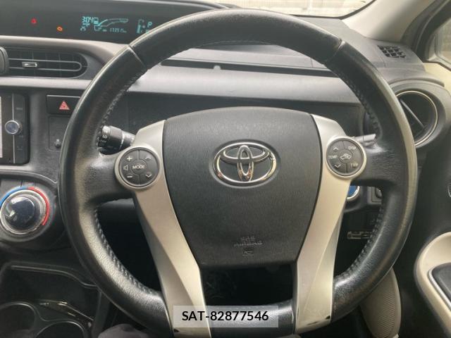 Toyota AQUA 2014-01 8768787-16