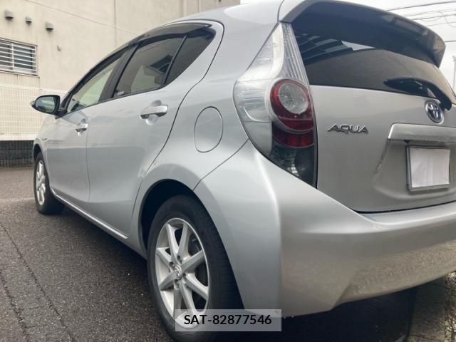 Toyota AQUA 2014-01 8768787-5