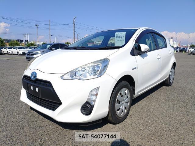 Toyota AQUA 2017-02 8768937-0