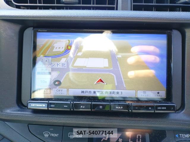 Toyota AQUA 2017-02 8768937-10