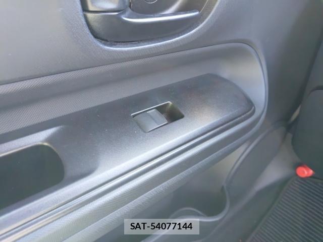 Toyota AQUA 2017-02 8768937-12