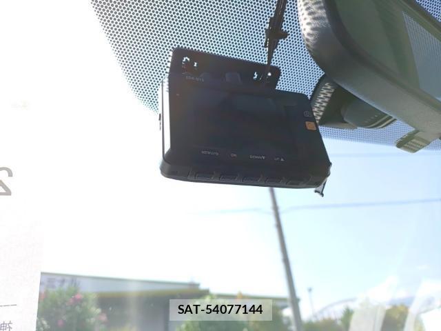 Toyota AQUA 2017-02 8768937-16