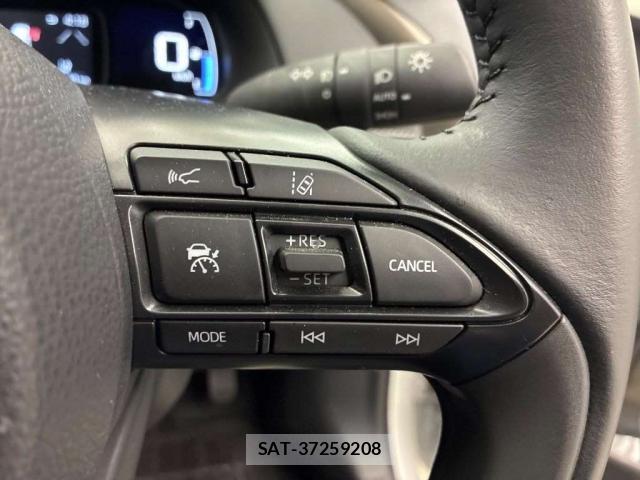 Toyota AQUA 2021-10 8769084-10