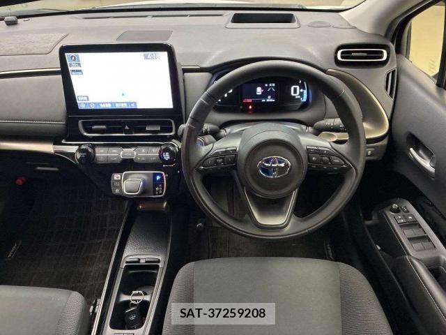 Toyota AQUA 2021-10 8769084-2