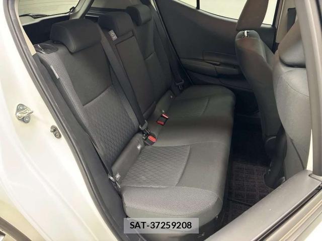 Toyota AQUA 2021-10 8769084-6