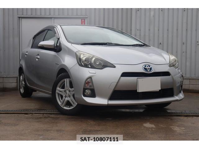Toyota AQUA 2012-07 8769212-0
