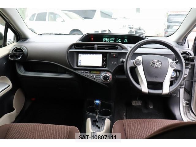 Toyota AQUA 2012-07 8769212-1