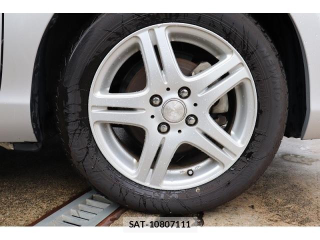 Toyota AQUA 2012-07 8769212-13