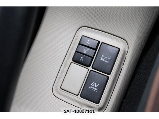 Toyota AQUA 2012-07 8769212-19