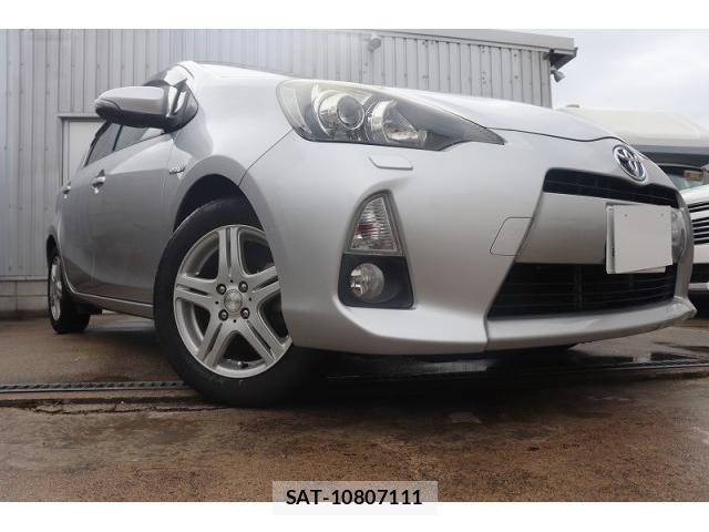 Toyota AQUA 2012-07 8769212-4