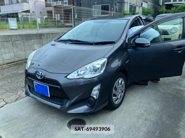 Toyota AQUA 2015-10 8769277-0