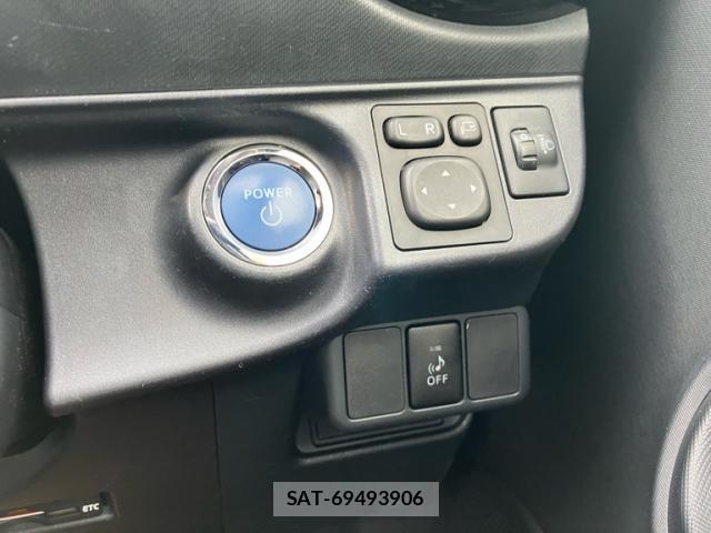 Toyota AQUA 2015-10 8769277-10