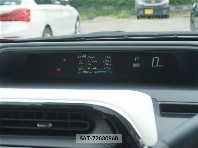 Toyota AQUA 2017-09 8769381-12