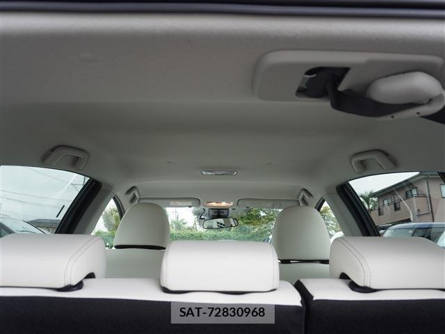 Toyota AQUA 2017-09 8769381-16