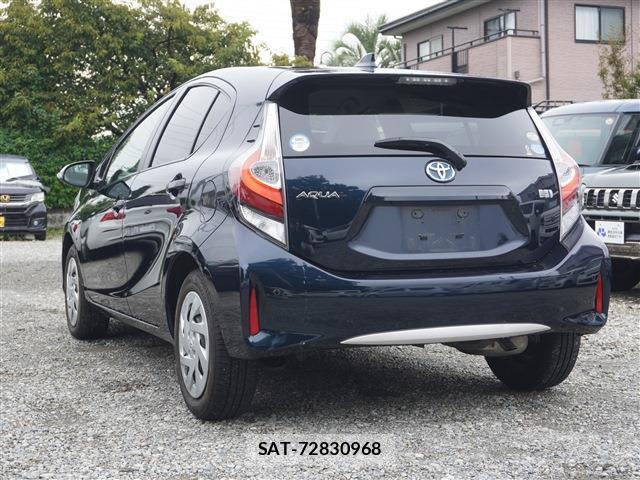 Toyota AQUA 2017-09 8769381-3