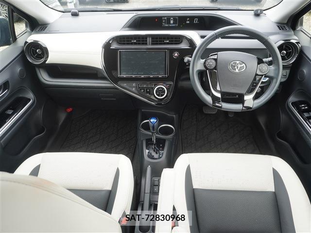 Toyota AQUA 2017-09 8769381-6