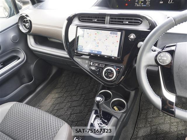 Toyota AQUA 2019-12 8769382-11