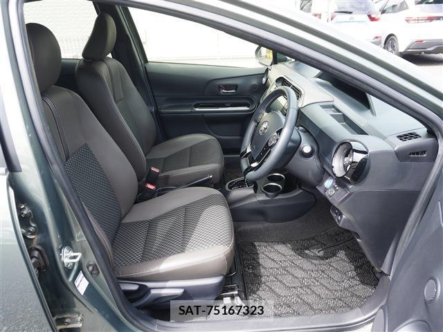 Toyota AQUA 2019-12 8769382-15
