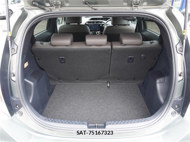 Toyota AQUA 2019-12 8769382-17