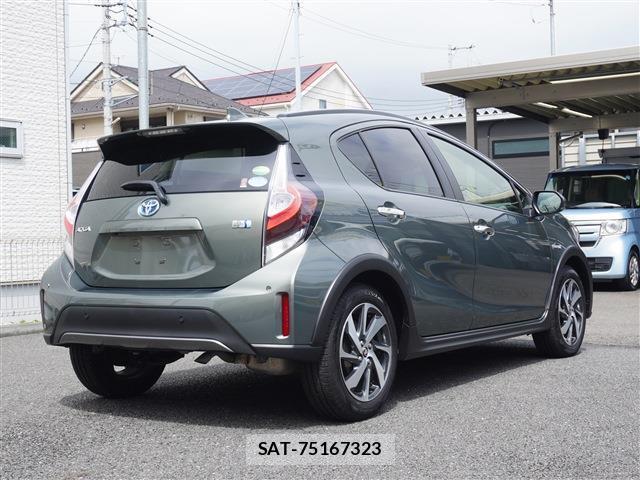 Toyota AQUA 2019-12 8769382-2