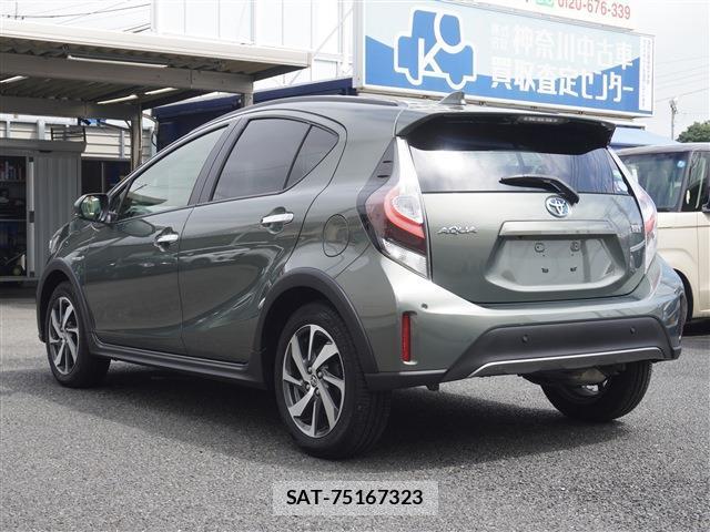 Toyota AQUA 2019-12 8769382-3