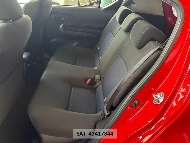 Toyota AQUA 2016-10 8769580-12