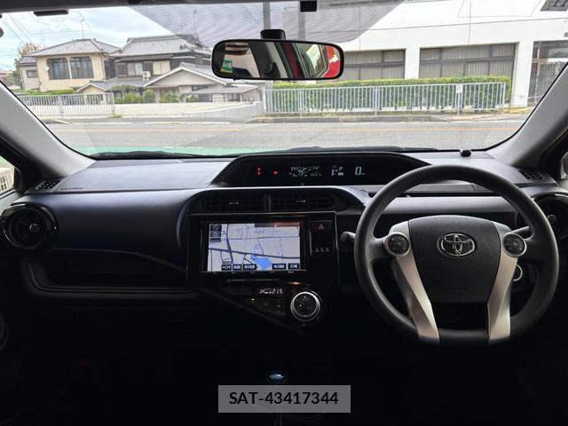 Toyota AQUA 2016-10 8769580-14