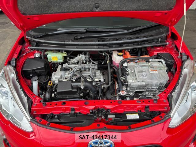 Toyota AQUA 2016-10 8769580-16