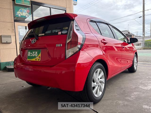 Toyota AQUA 2016-10 8769580-7