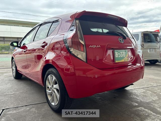Toyota AQUA 2016-10 8769580-8