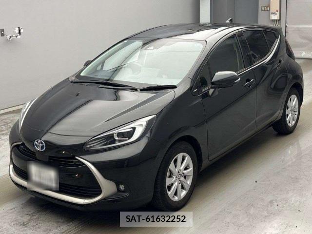 Toyota AQUA 2025-01 8769668-0