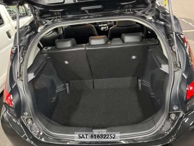 Toyota AQUA 2025-01 8769668-11