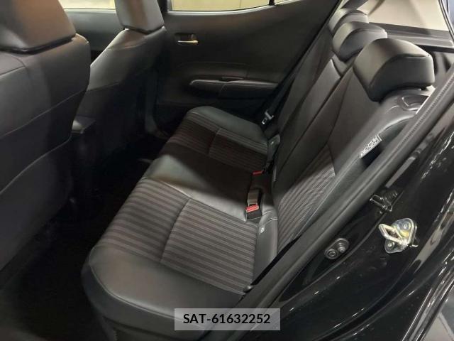 Toyota AQUA 2025-01 8769668-13