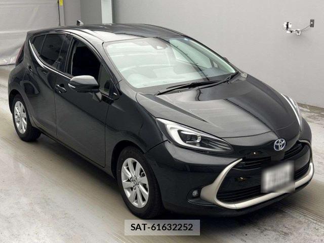 Toyota AQUA 2025-01 8769668-3