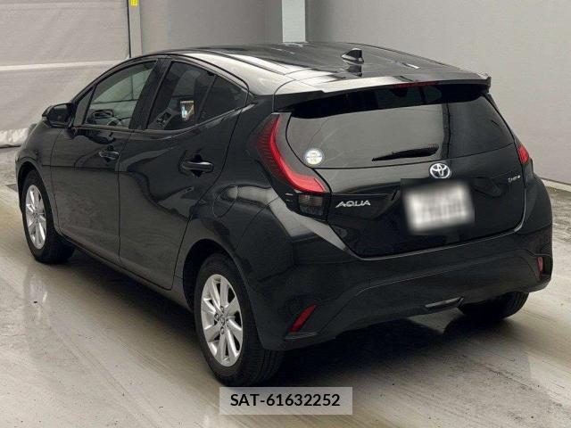 Toyota AQUA 2025-01 8769668-4